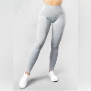 NWT Alphalete Aero High Rise Leggings - Light Grey